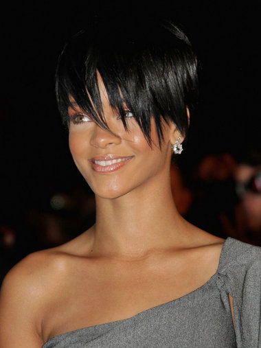 10 Photos of Rihanna and Her Hair Throughout the Years ...