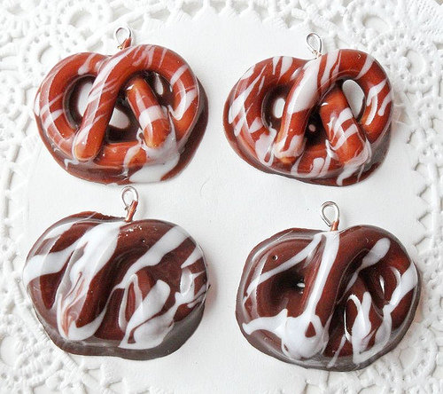 Chocolate Dipped Pretzels