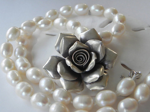 Mermaids Beach Rose and Pearl Necklace