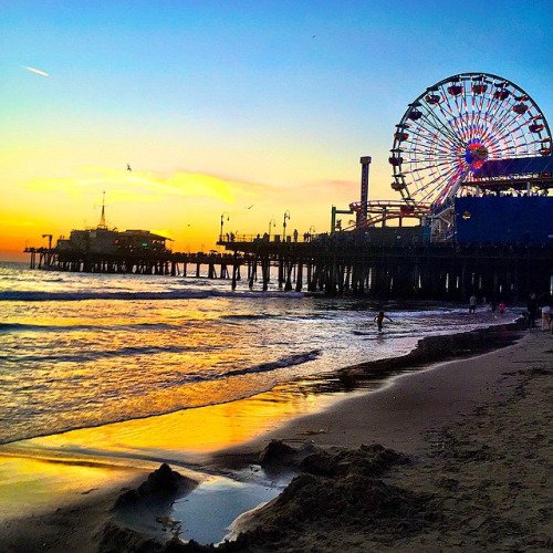 Santa Monica Pier: Santa Monica, California, USA