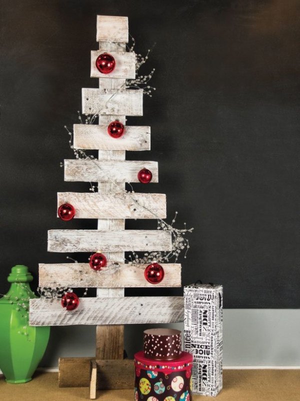 Pallet Wood Christmas Tree