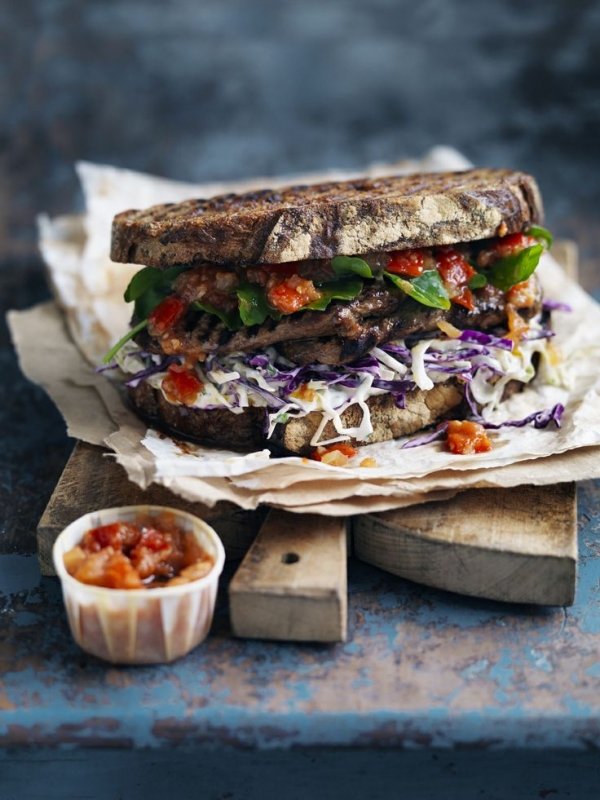 Steak with Coleslaw and Tomato