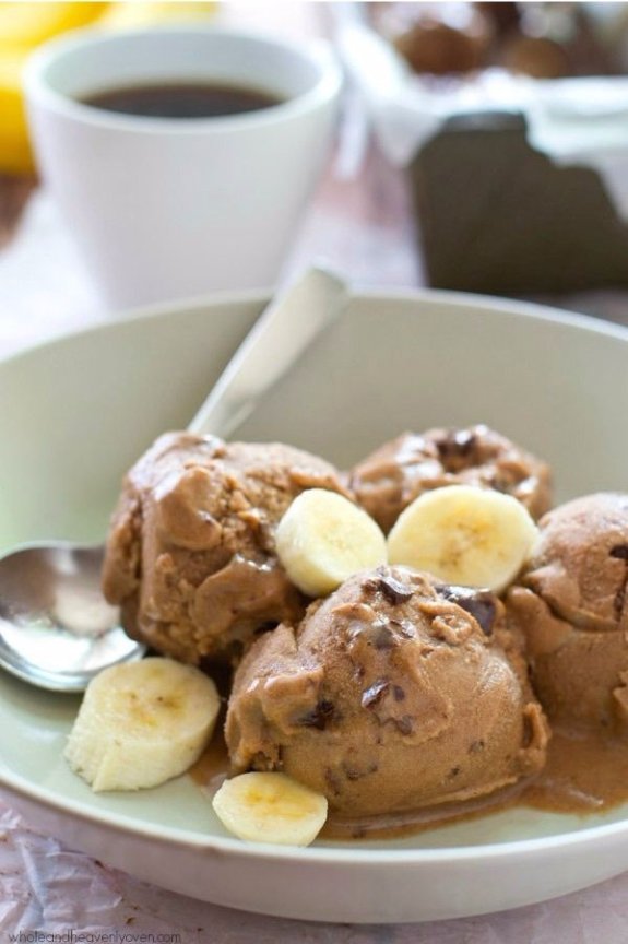 Mocha Ice Cream with Crunchy Chocolate Pieces