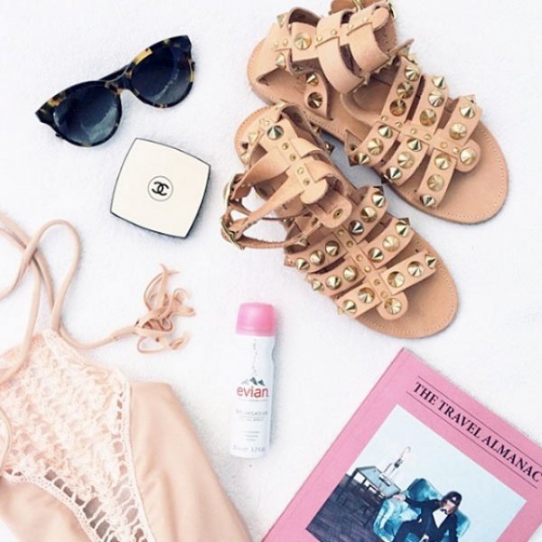 footwear, finger, product, glasses, leg,