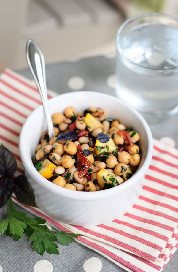 Super Bean Sun-dried Tomato & Basil Salad