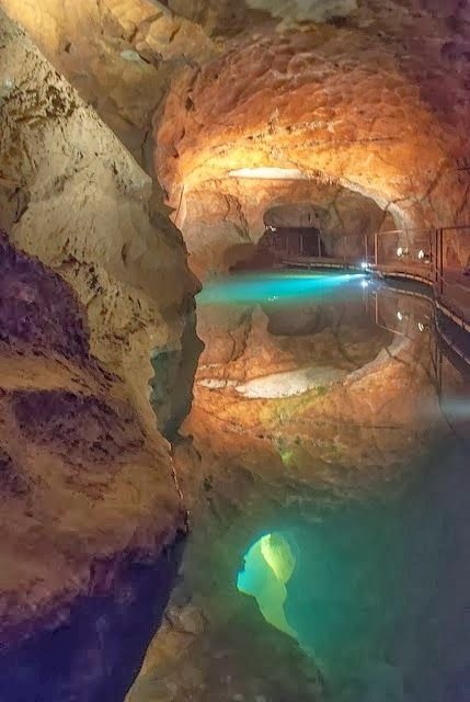 Jenolan Caves, Blue Mountains