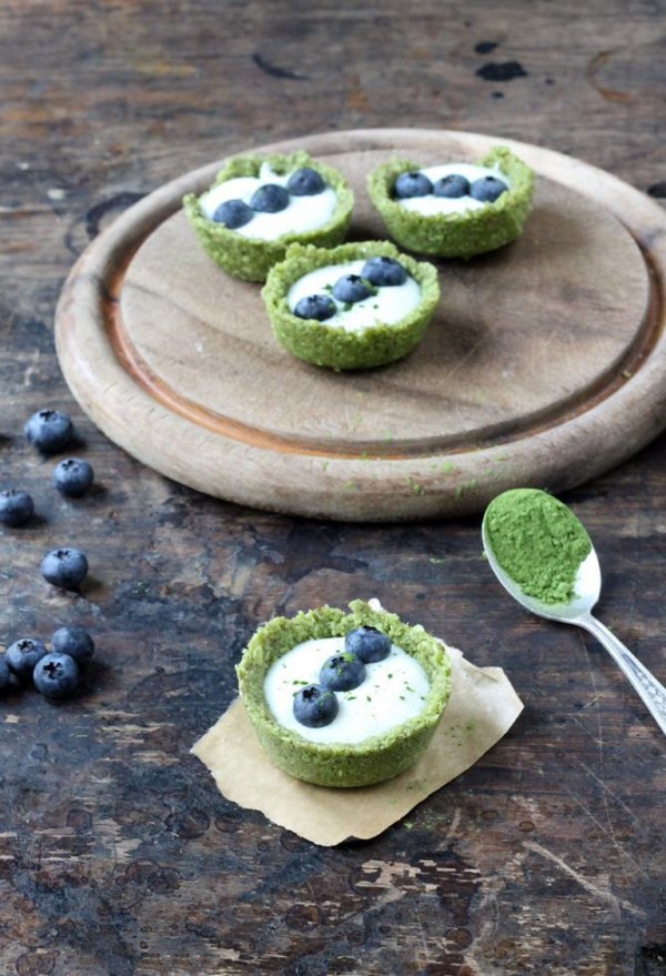 Matcha Tea, Coconut and Yogurt Tarts