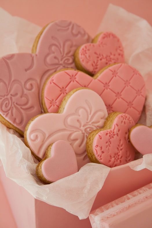 pink,food,dessert,heart,sugar paste,