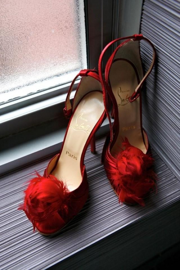 footwear,color,red,black,shoe,
