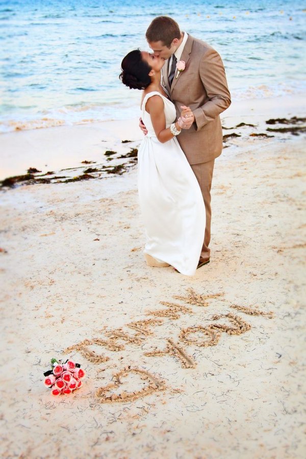 Include a Sand Message in Your Photos to Use as a Thank You Card