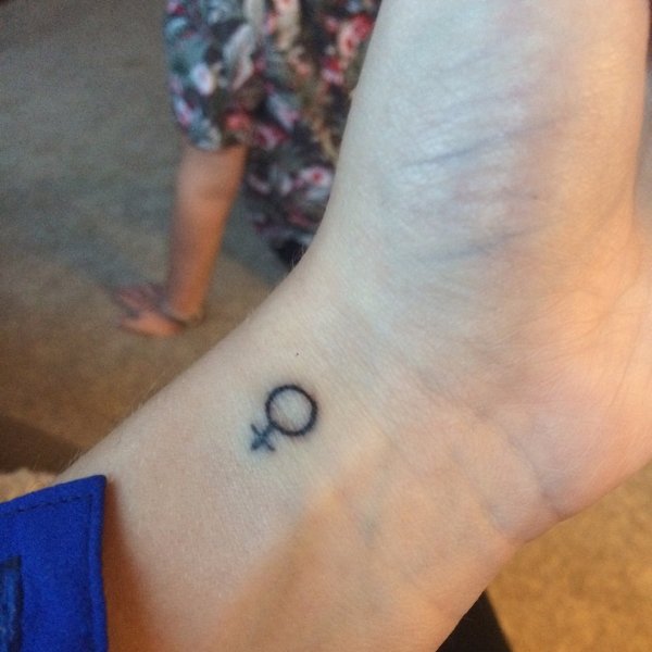 venus symbol tattoo … | Venus symbol, Feminist tattoo, Venus tattoo