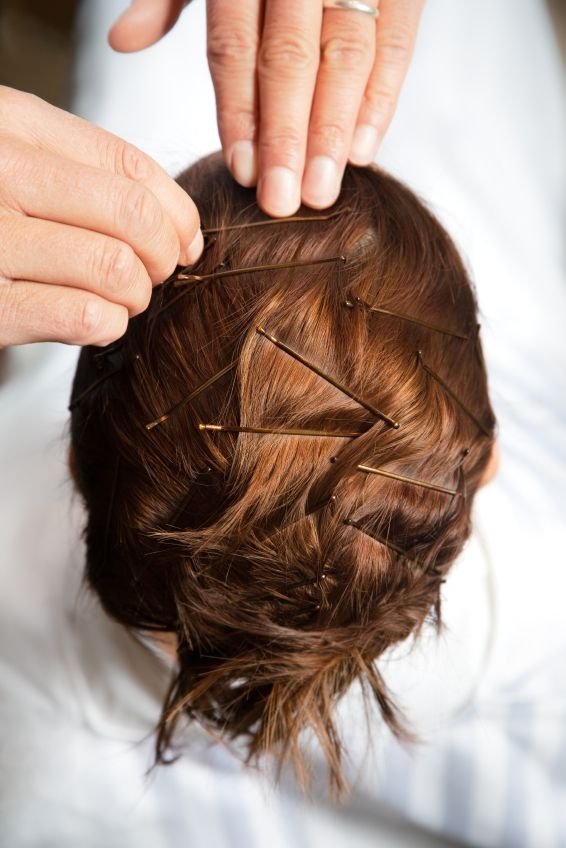 7 Really Cool Ways To Use Bobby Pins