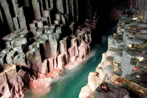 Fingal’s Cave (Staffa, Scotland)