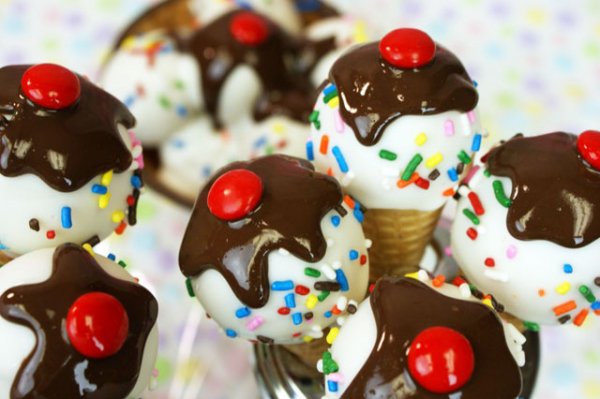 Cake Pops in a Cone