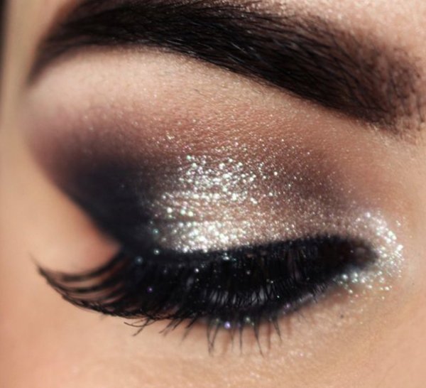 Glittery Smoky Eye