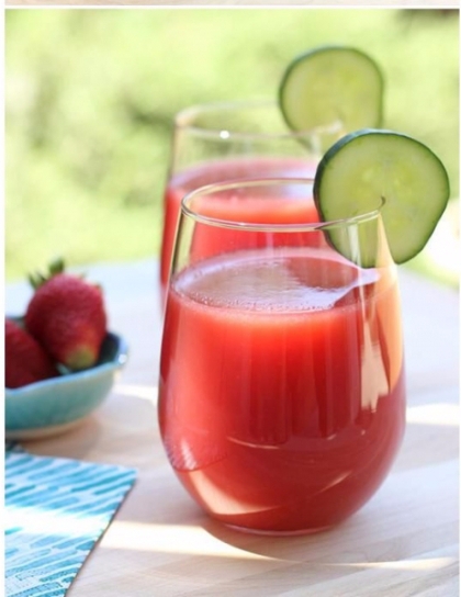 'Glow from within' Watermelon Juice with Apples and Strawberries