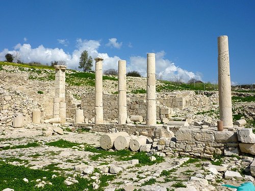 Mighty Aphrodite at Amanthus