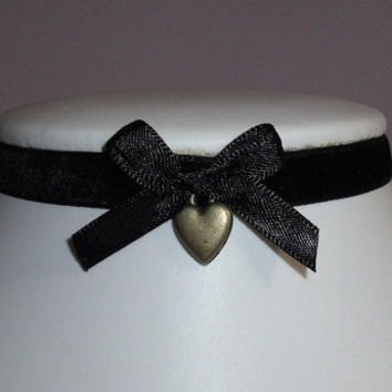 Heart Choker Velvet Bow