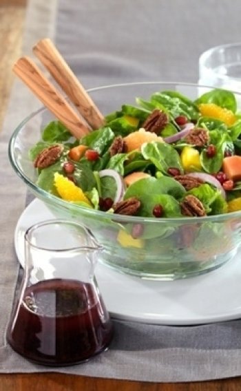 Fragrant Fruit Salad with Spinach