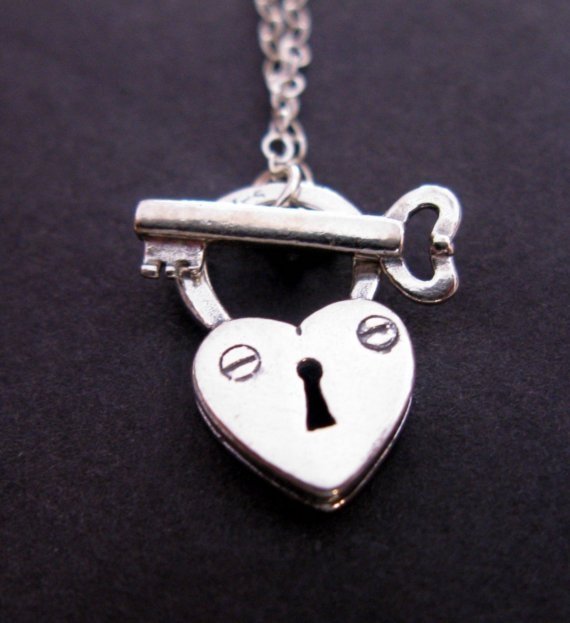 32 Pieces of Padlock Jewelry That Will Hold the Key to Your Heart ...…