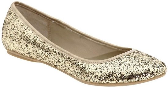 These Vintage-Style Flats Are a Dressy Alternative to Heels • The