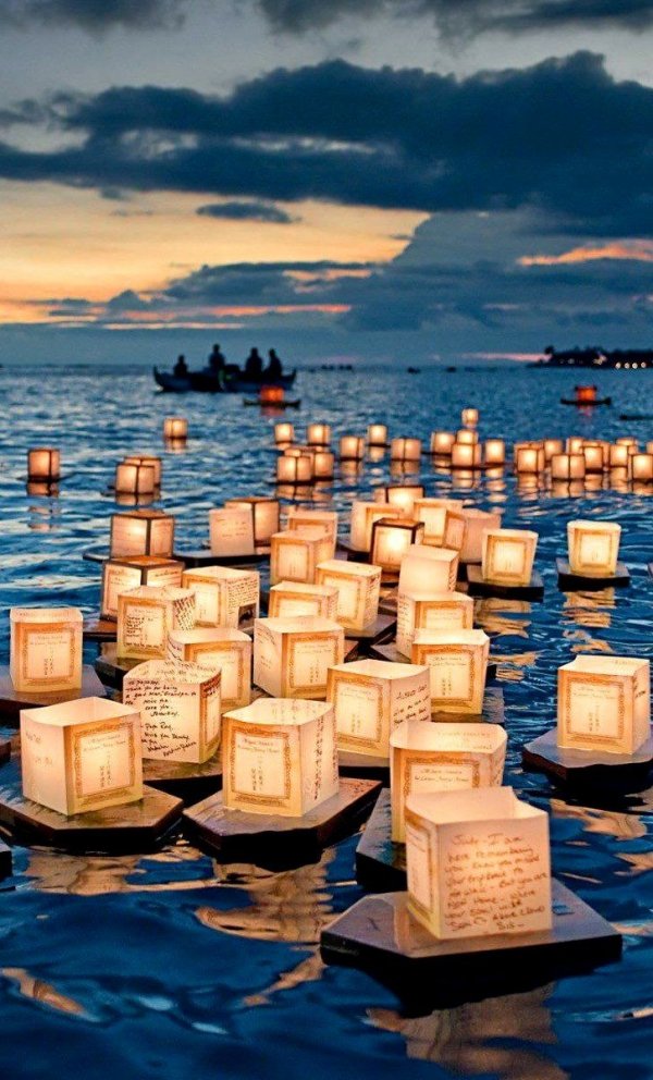 Floating Lantern Festival, Honolulu