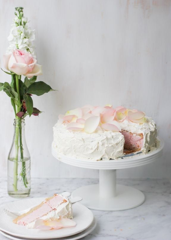 Food, Buttercream, Pink, Meringue, Dish,