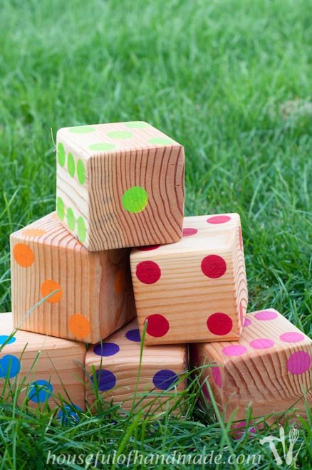 Rainbow Yard Dice