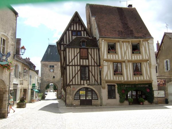 Noyers, Yonne