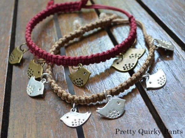 CHARM MACRAME BRACELET