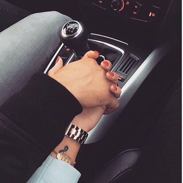 finger, arm, hand, steering wheel, leg,