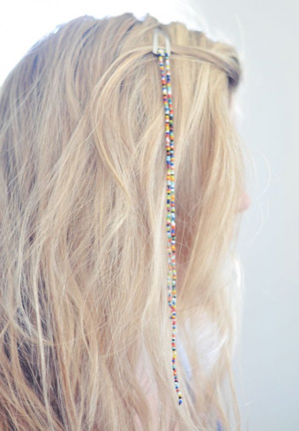 hair,clothing,blond,fashion accessory,hairstyle,