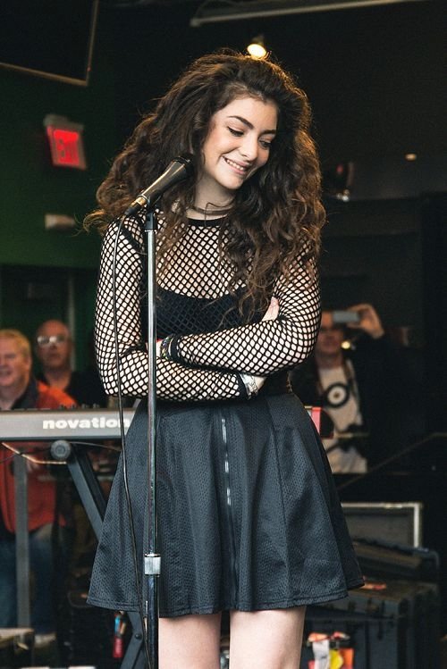 Lorde, 17