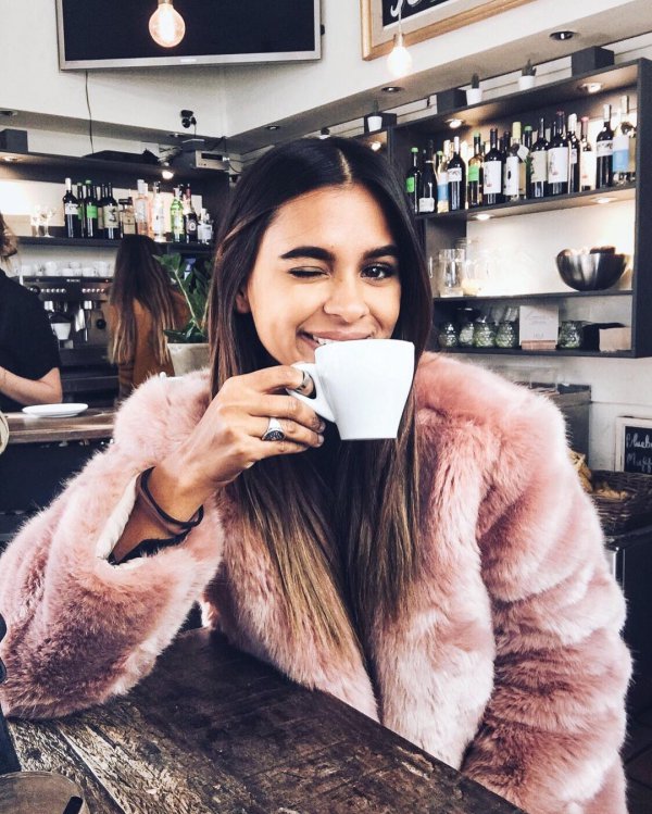 hair, fur, fur clothing, beauty, hairstyle,