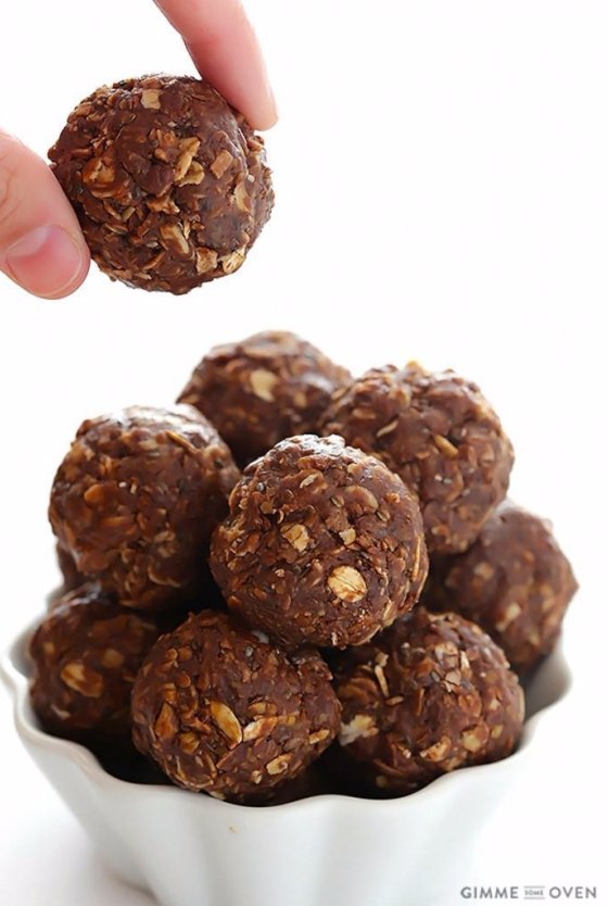 Chocolate Peanut Butter No-Bake Energy Bites