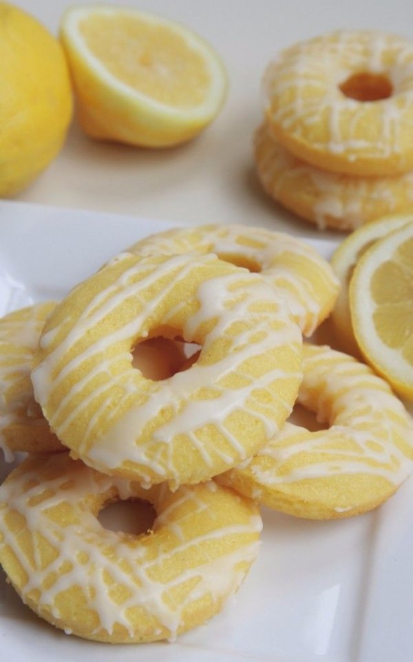 Baked Lemon Cake Donuts