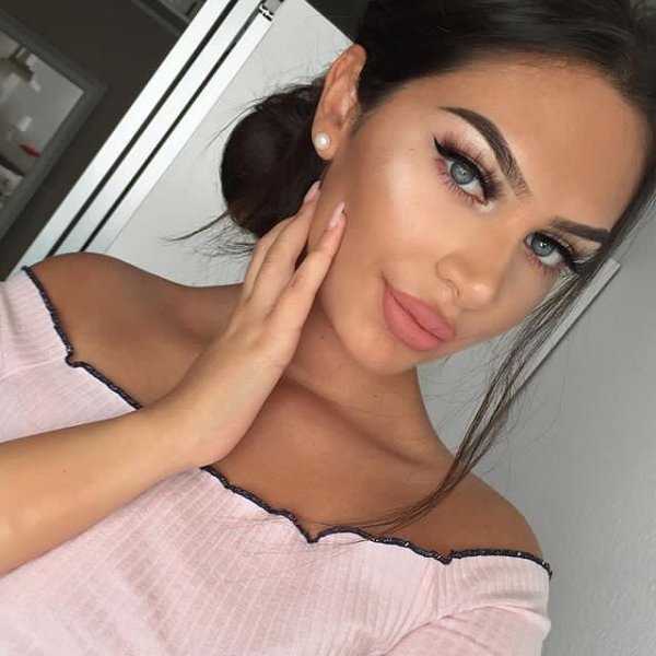 eyebrow, beauty, chin, black hair, forehead,