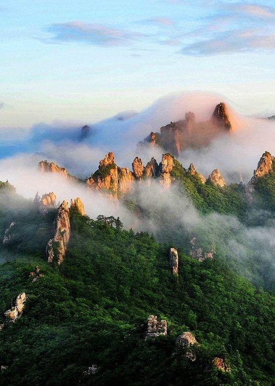 atmospheric phenomenon,wilderness,cloud,mist,mountain,