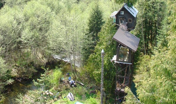 Cedar Creek Treehouse Hotel, Ashford, Washington, USA