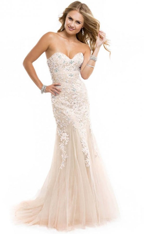 dress,wedding dress,clothing,gown,bridal clothing,