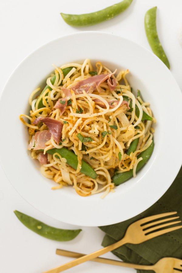 food, dish, spaghetti, chow mein, cuisine,