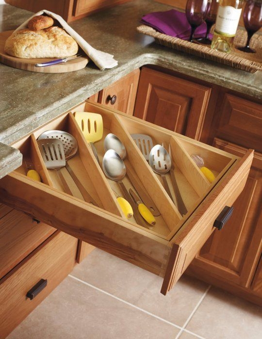 Make the Most of Kitchen Drawers by Organizing Diagonally