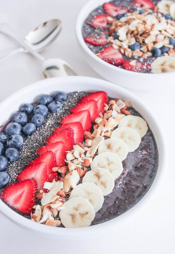 Vegan Berry Crunch Bowl