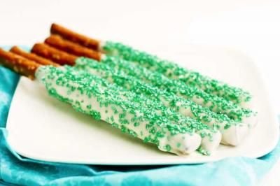 Green Chocolate Covered Pretzels