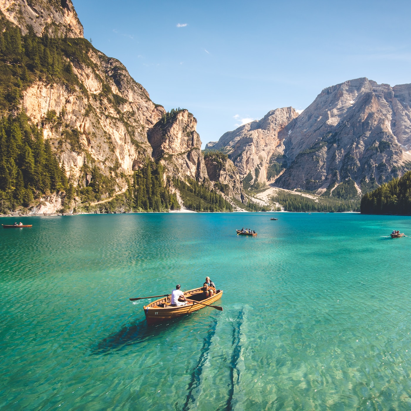 9 of the World's Most Stunning Lakes ...