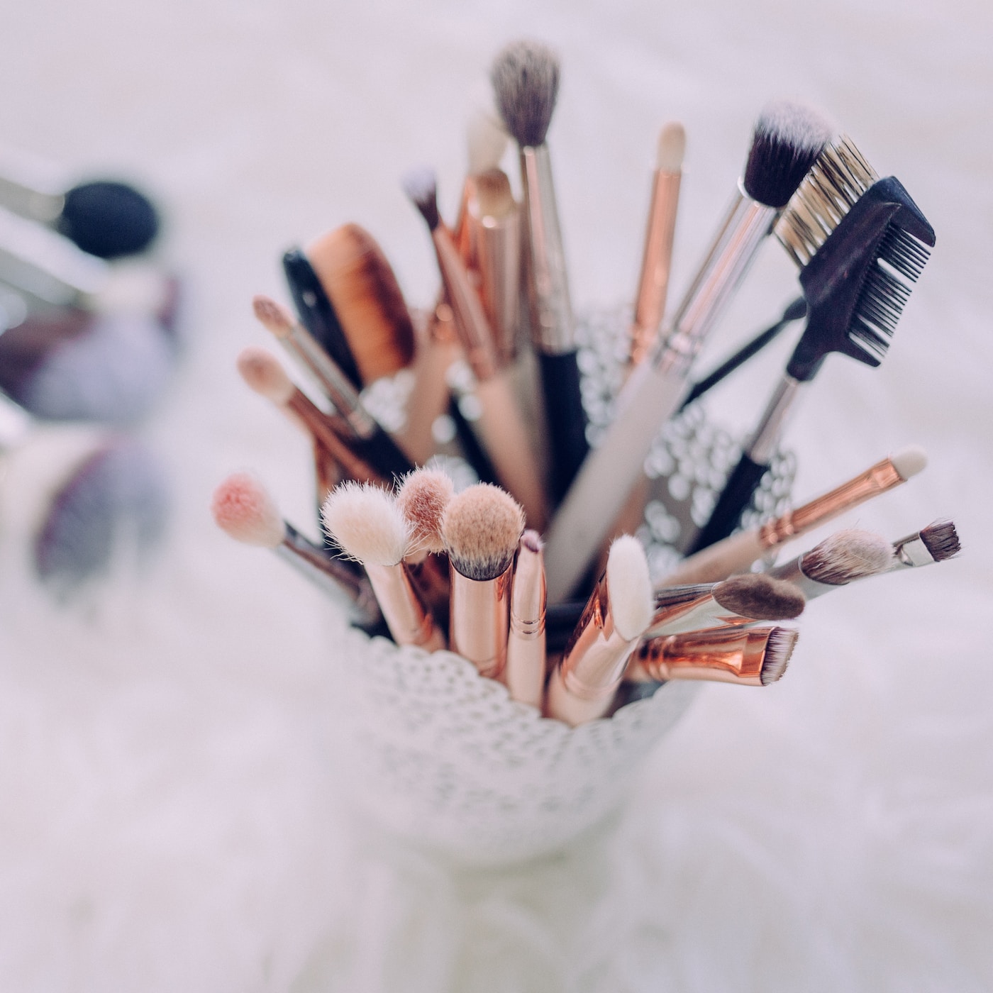 7 Makeup Brushes You Need to Own ...