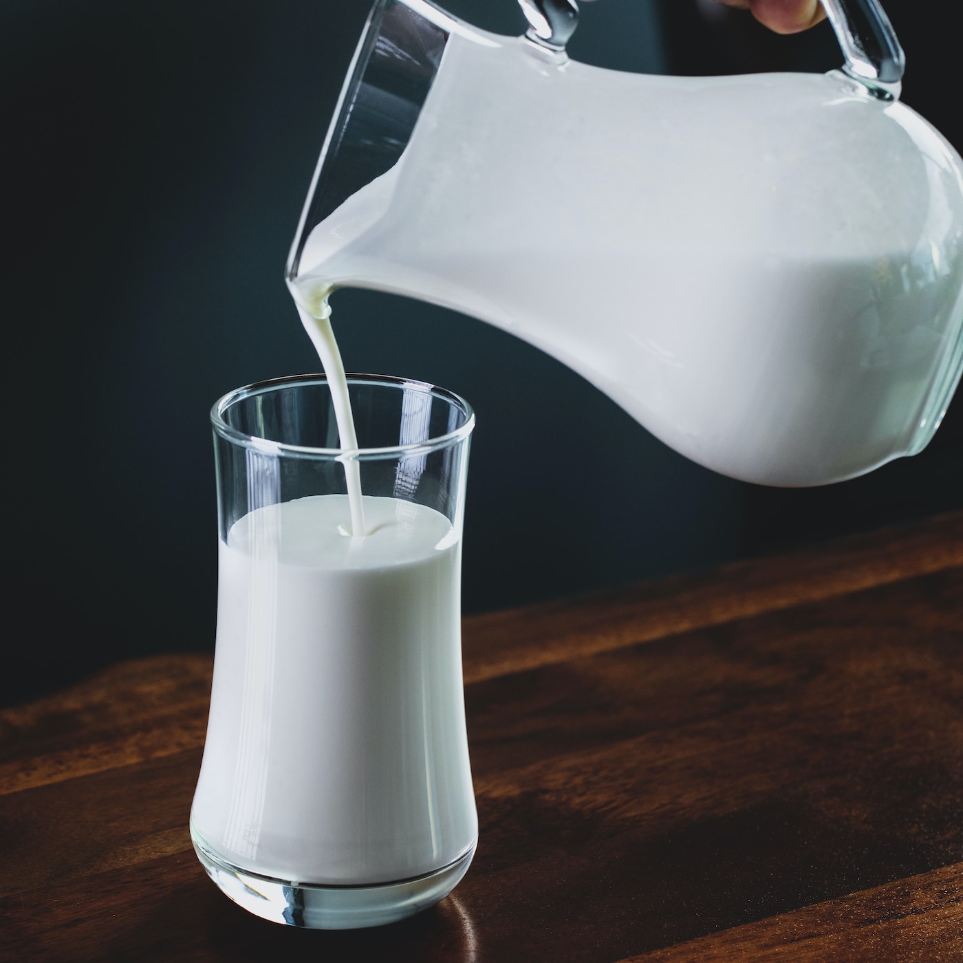 7 Healthy Alternatives to Drinking Cow's Milk ...