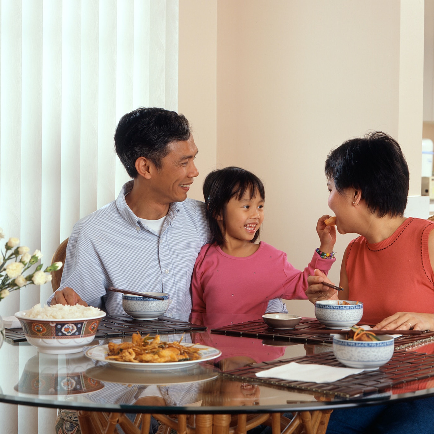 7 Reasons to Eat Together as a Family ...