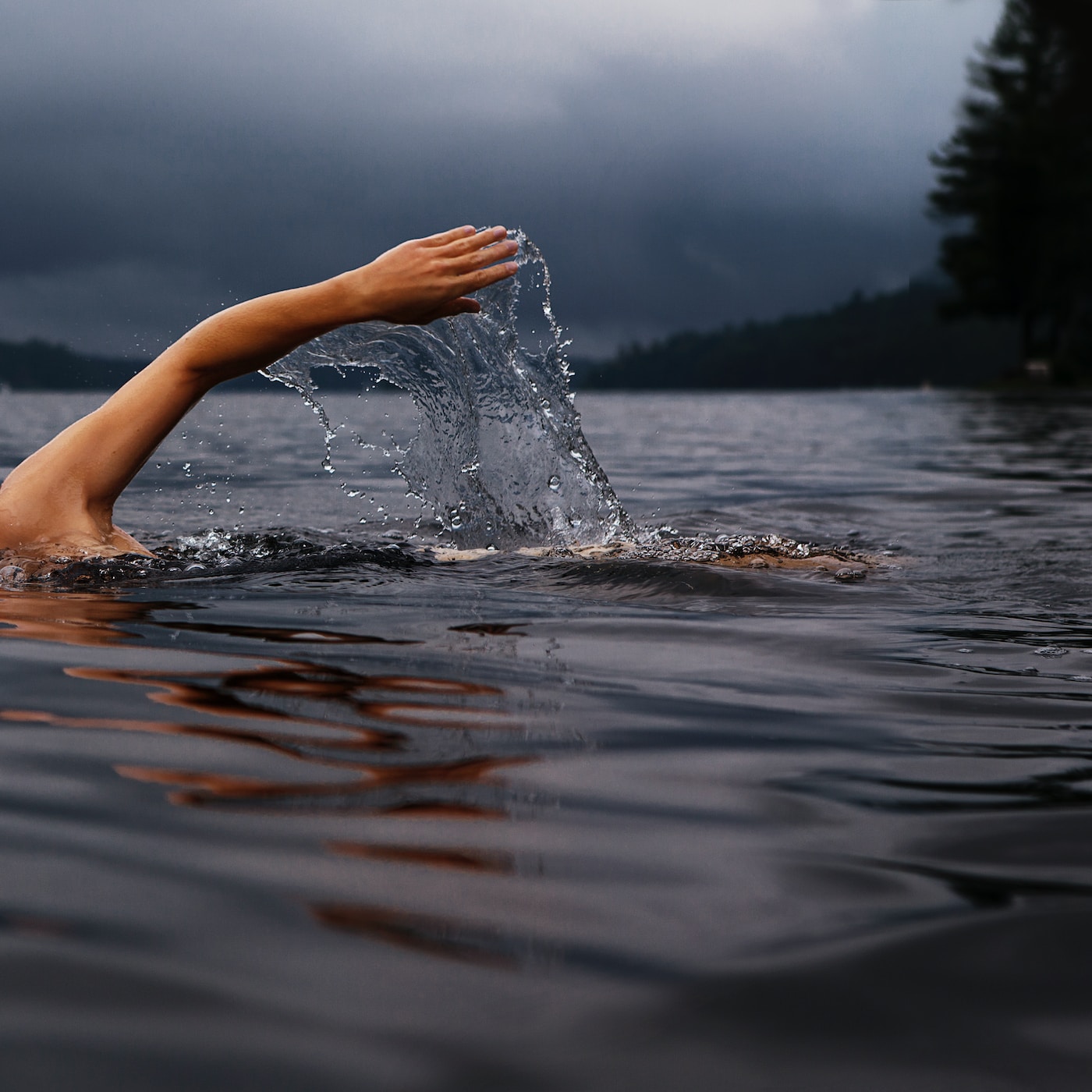 7 Exercises to do in Water ...