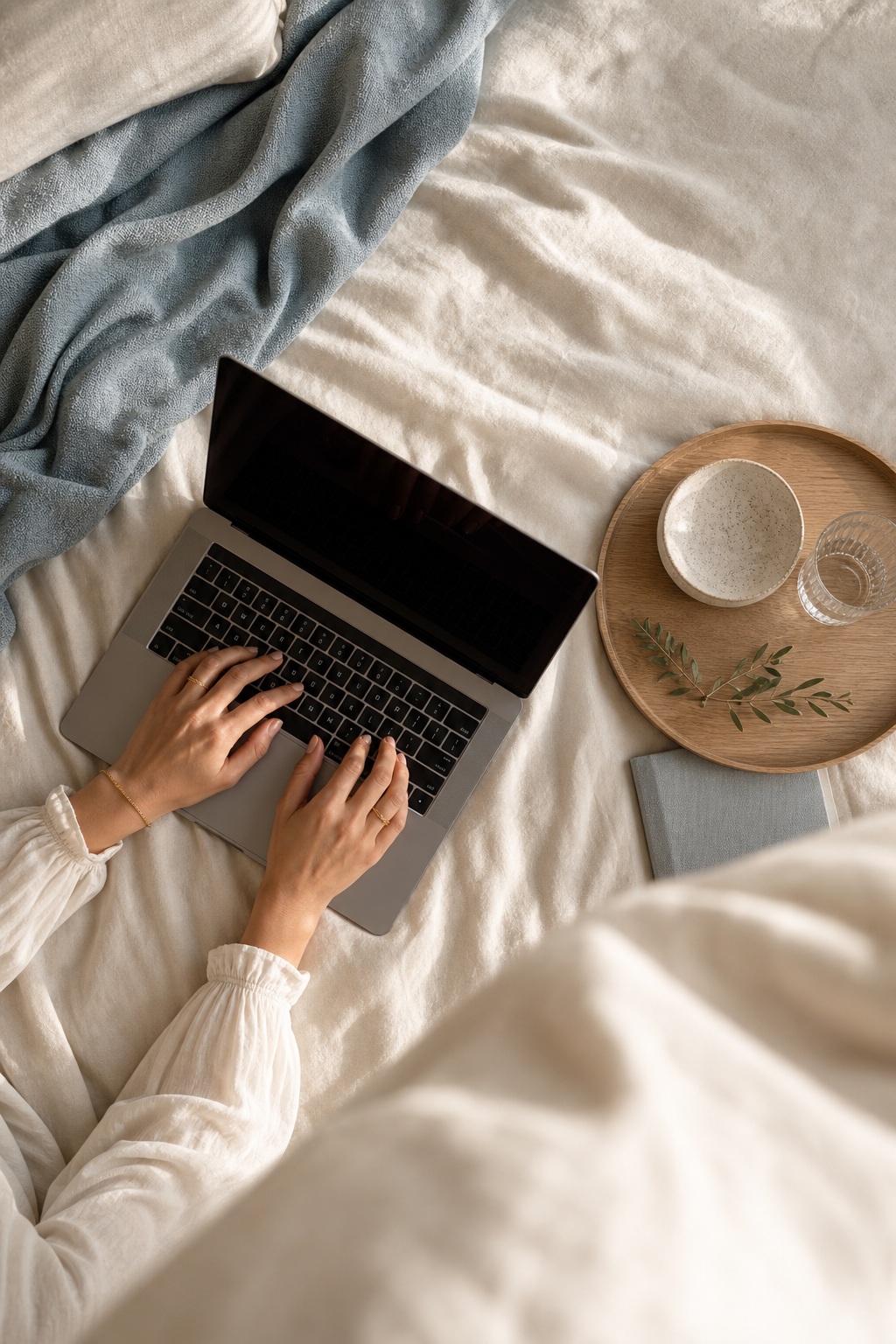 8 Inspiring Ways to Feel Sexy as Hell in Bed ...